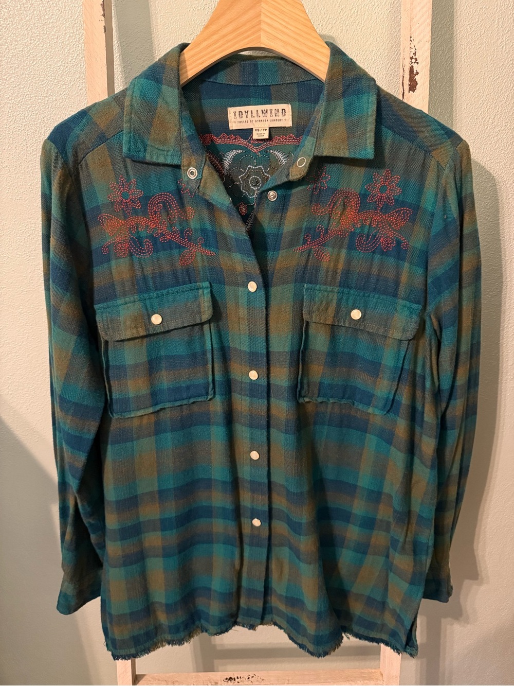 IDYLLWIND Miranda Lambert Plaid Button Down Floral Embroidery Green Teal Size XS